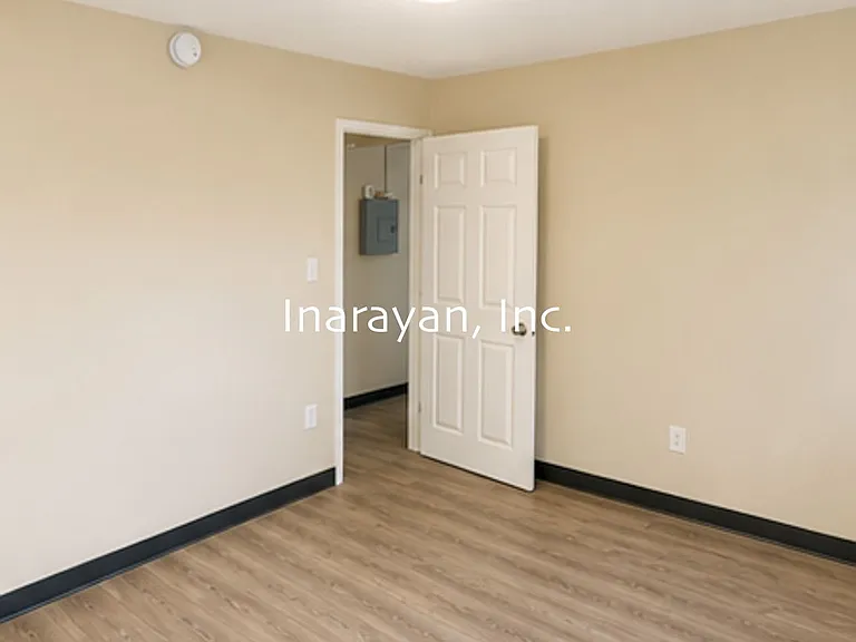 909 W Livingston St — Photo 6