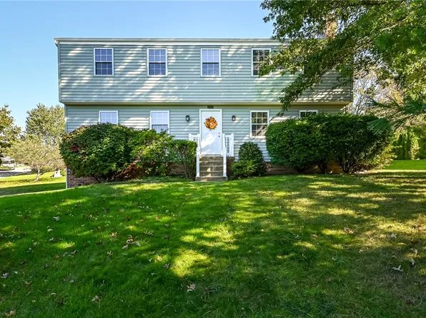 4910 Sioux Ct, Gibsonia, PA 15044