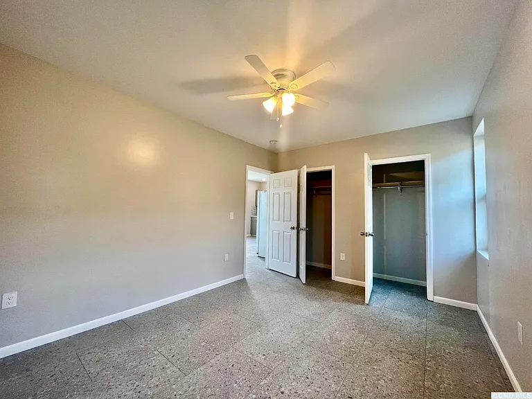555 Green Lake Rd — Photo 9
