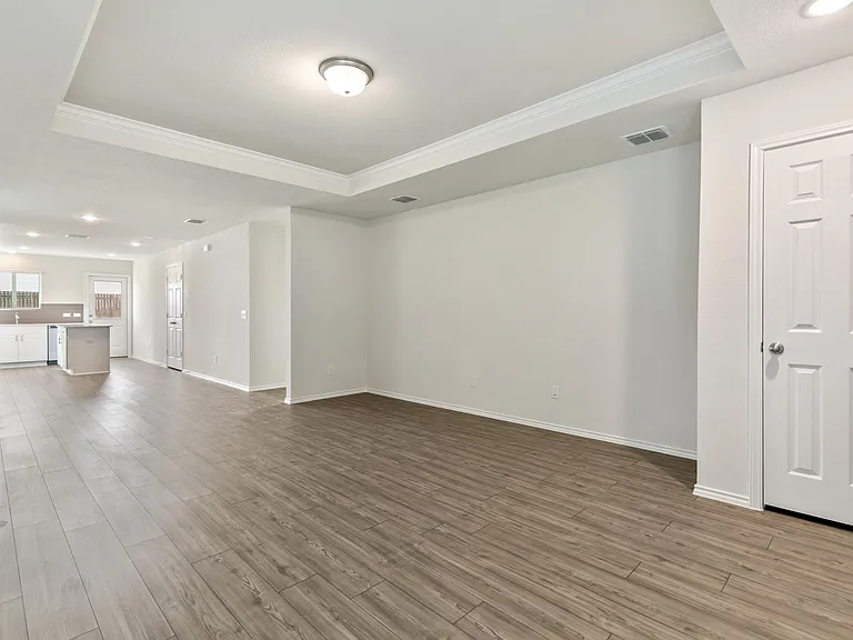 4509 Greenham Ln — Photo 5