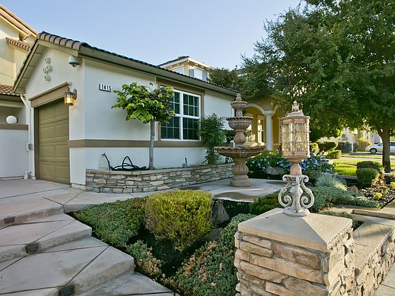 2nd image of 1415 Montauban Ct