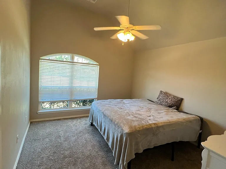 1805 E Jacksonville St — Photo 31