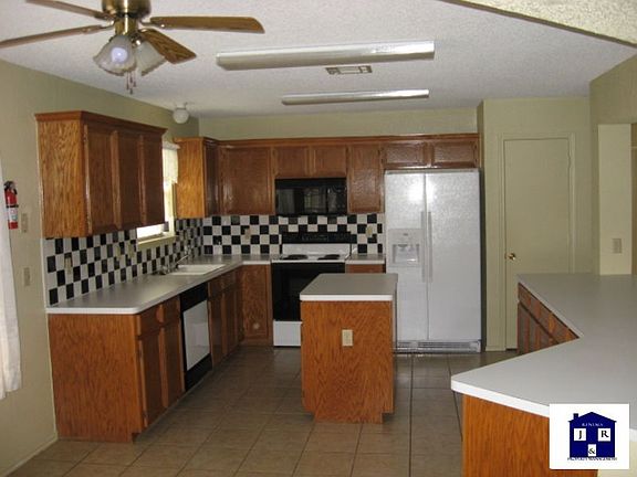 3rd image of 607 Delmar Dr