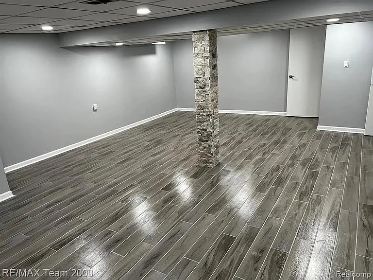 6577 N Lafayette St — Photo 12