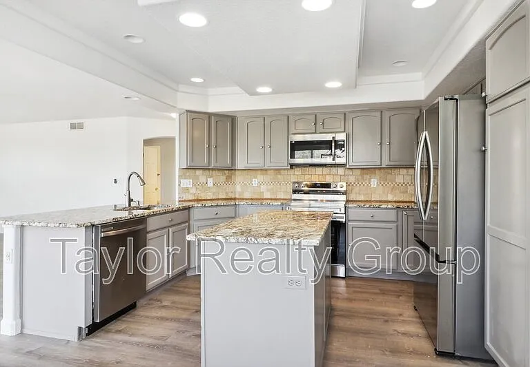 20875 E 49th Ave — Photo 2