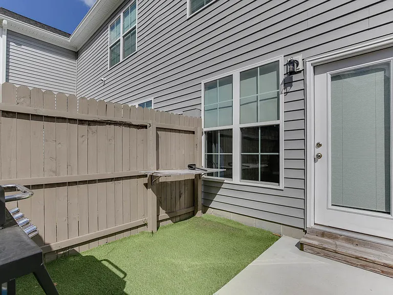 2416 Trafton Pl — Photo 11
