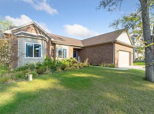 198 Serra Dr, White Lake, MI 48386