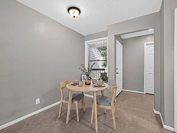 4th image of 201 Lakeview Ter
