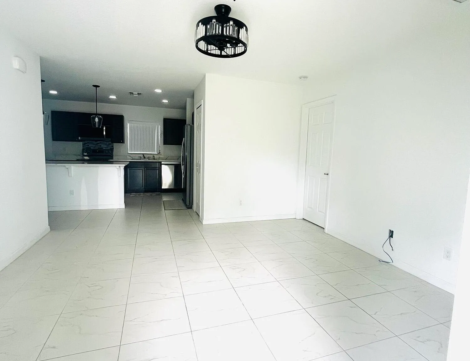 3 bed, 2.0 bath, 1456 sqft, $2,900 — Photo 4