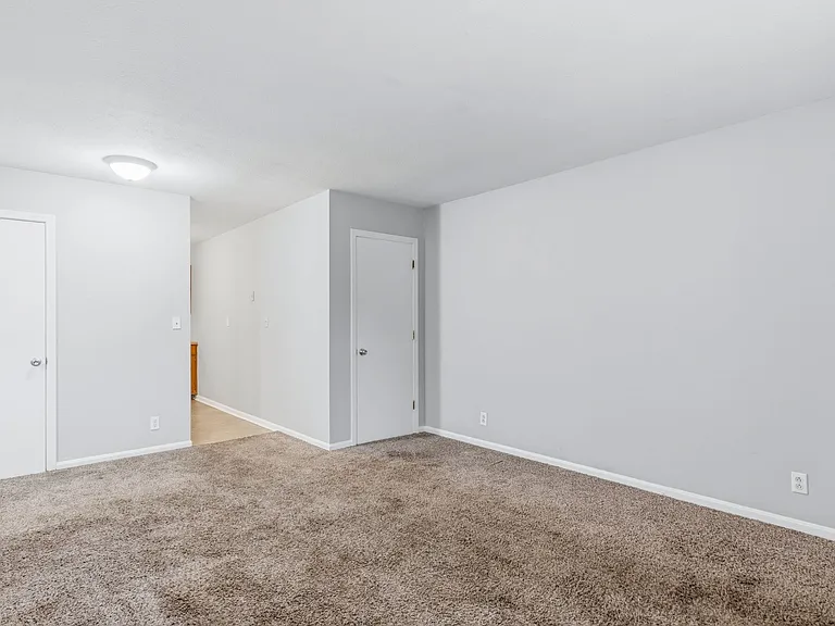 3811 Carpenter Dr — Photo 4