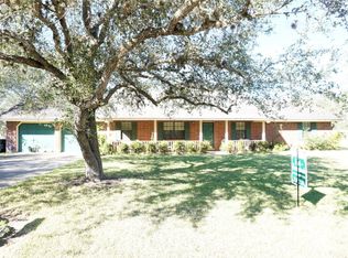 9 Windridge Dr, Beeville, TX 78102