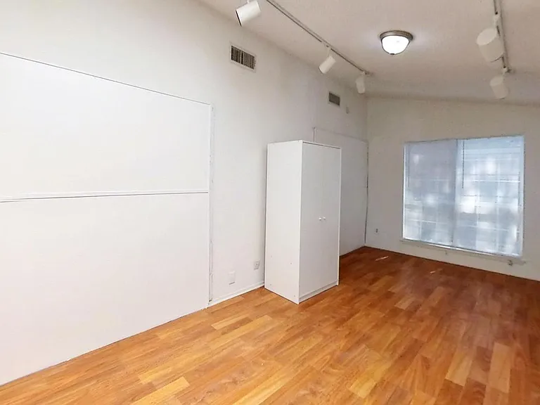 108 Mill Creek Dr — Photo 13