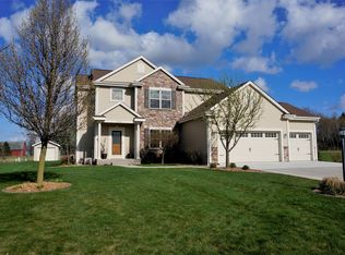 3244 Sherman Parc Cir, Jackson, WI 53037