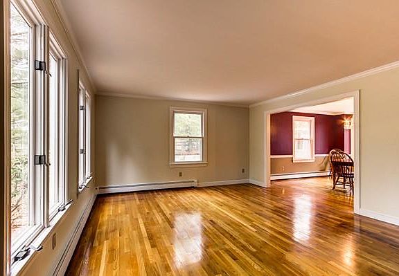 3rd image of 124 Reservoir St