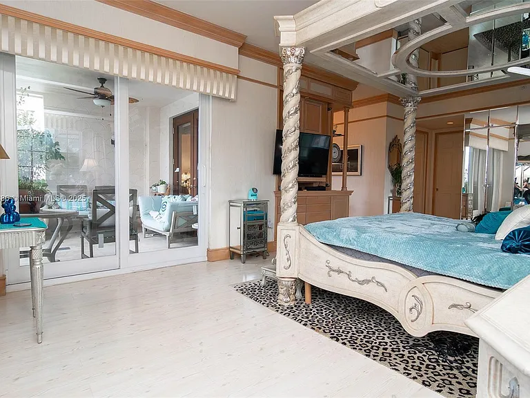 7241 Fisher Island Dr #7241 — Photo 19