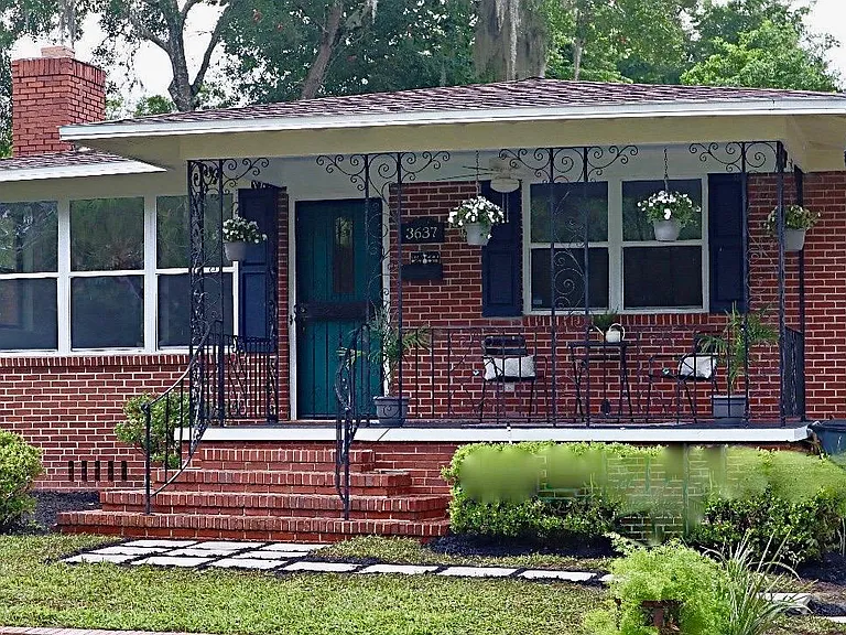3637 Richmond St — Photo 1
