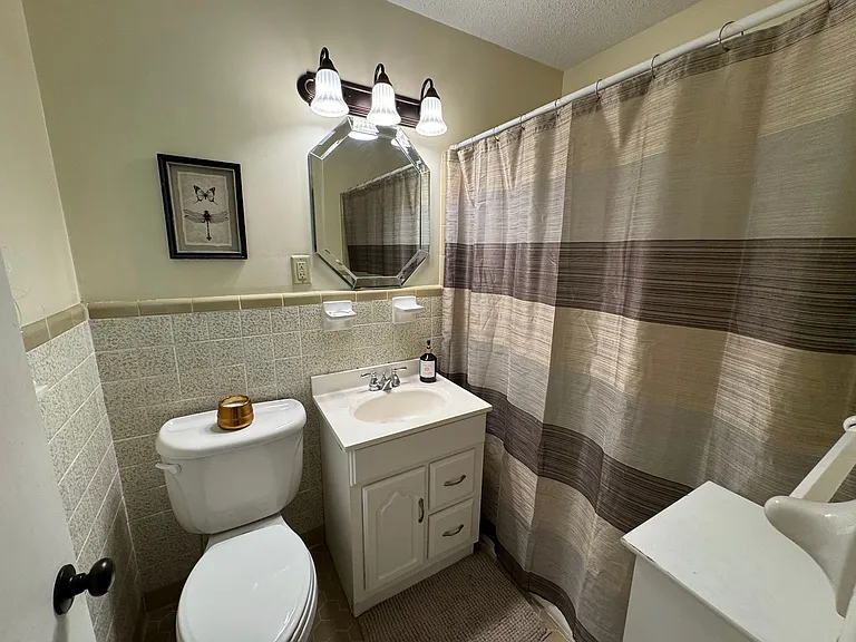 605 Country Club Dr — Photo 16
