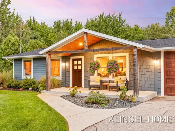 16165 148th Ave, Spring Lake, MI 49456