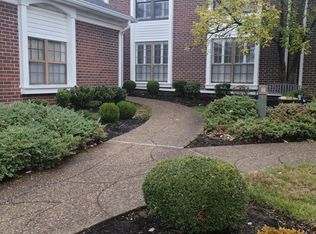 1277 Parkway Gardens Ct APT 111, Louisville, KY