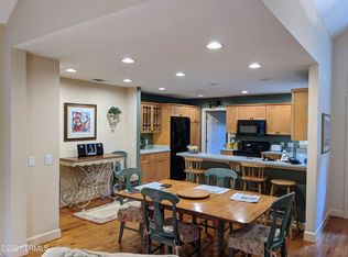 664 S Reeve Rd, Saint Helena Island, SC 29920