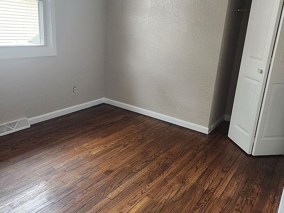 4th image of 4525 24th Ave