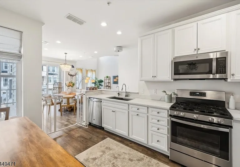 121 Sequoia Dr — Photo 9