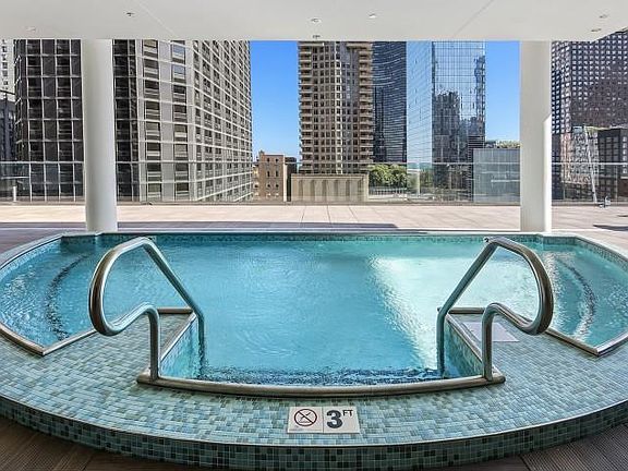 5th image of 673 N Saint Clair St #2411