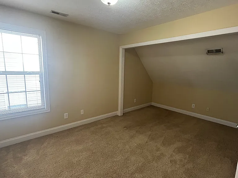 182 Pavilion Dr — Photo 23