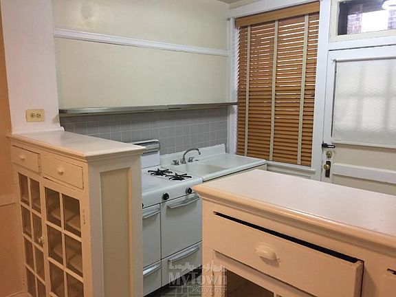 3rd image of 2509 W Winnemac Ave #13-3B