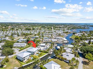 4629 SE Manatee Ln, Port Salerno, FL 34992