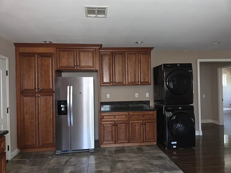 6361 Lemon Ave — Photo 3