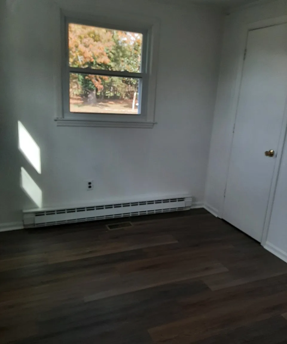4 bed, 1000 sqft, $1,600 — Photo 2