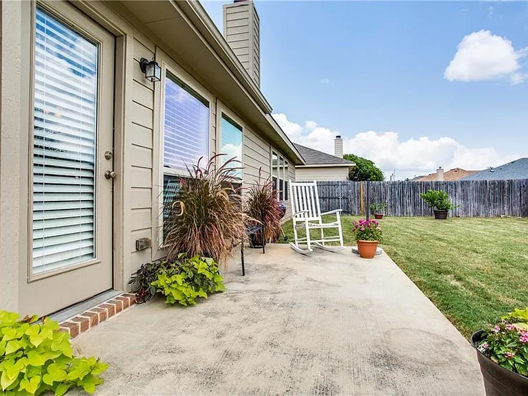 3444 Crisoforo Dr — Photo 5