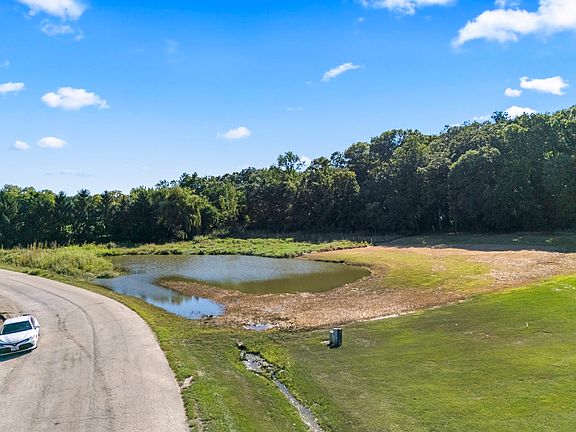 4th image of 16604 Pine Hill Dr