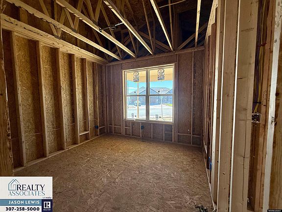 3rd image of 2150 Heathrow Ave