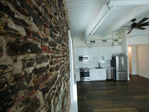 411 W Portage Ave #3