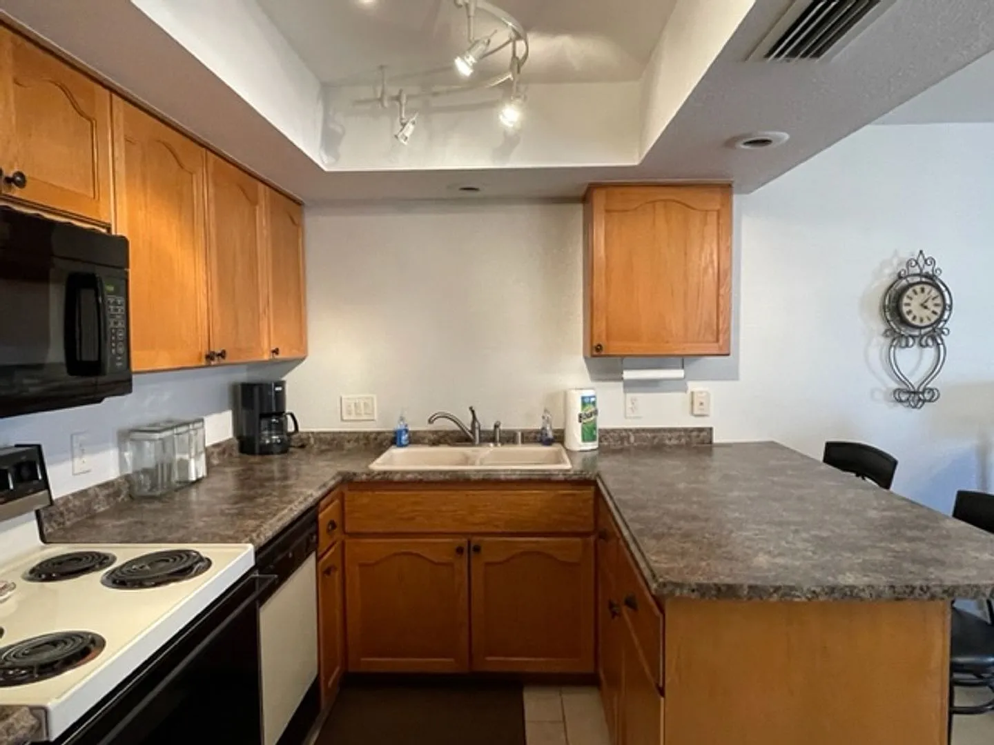 Unfurnished 2 bedroom 2 bath long term rental — Photo 4