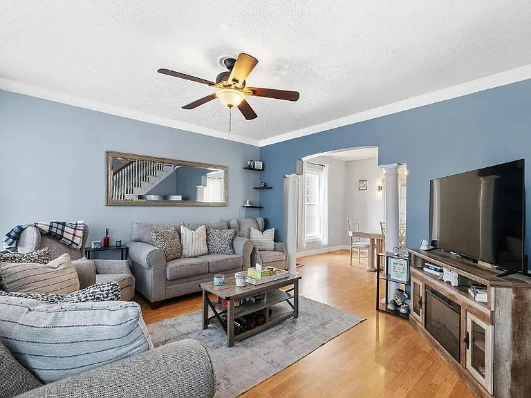 1507 Pine St — Photo 2