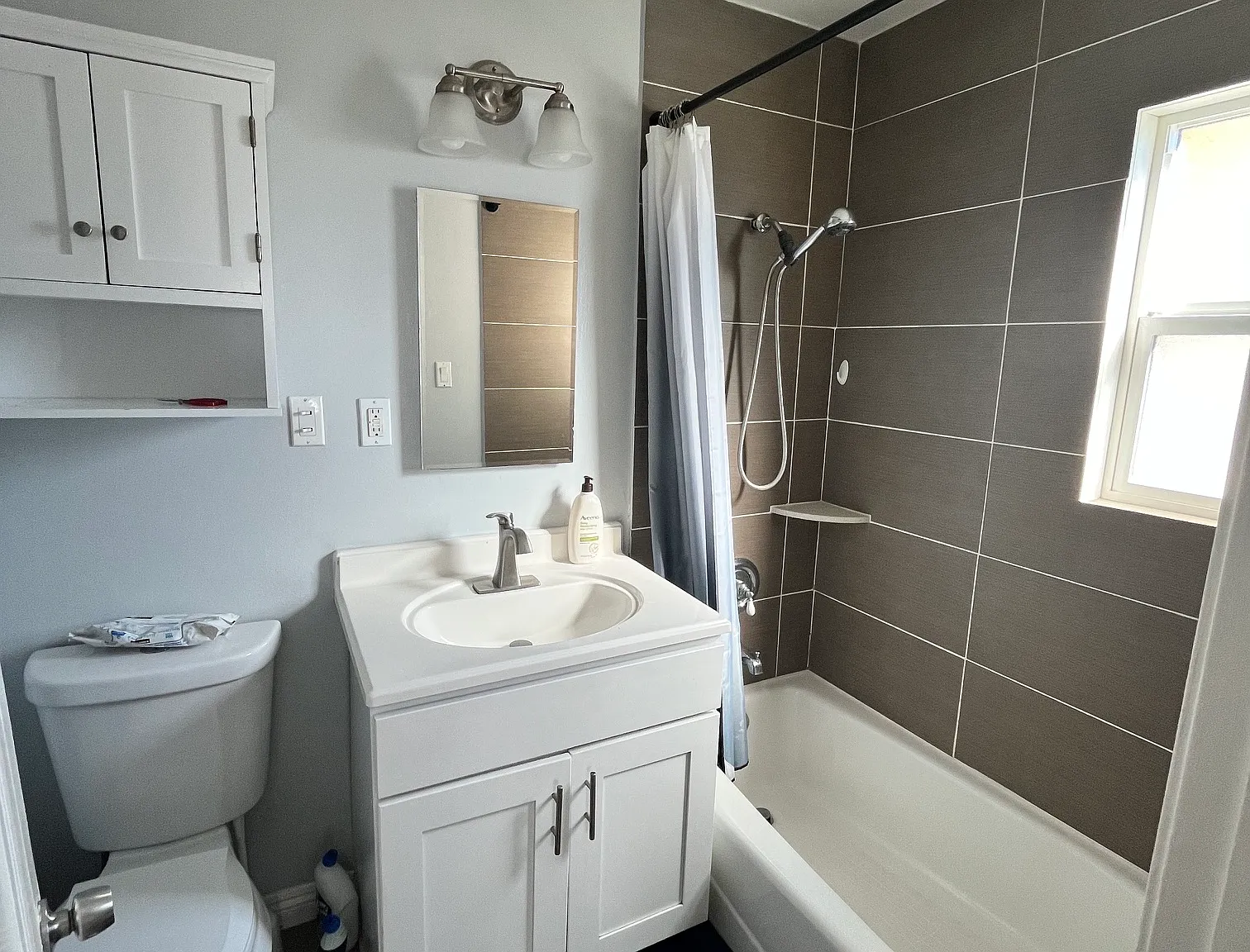 1 bed, 555 sqft, $2,750 — Photo 4