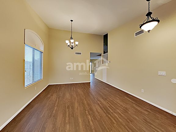 3rd image of 4291 E Longhorn St