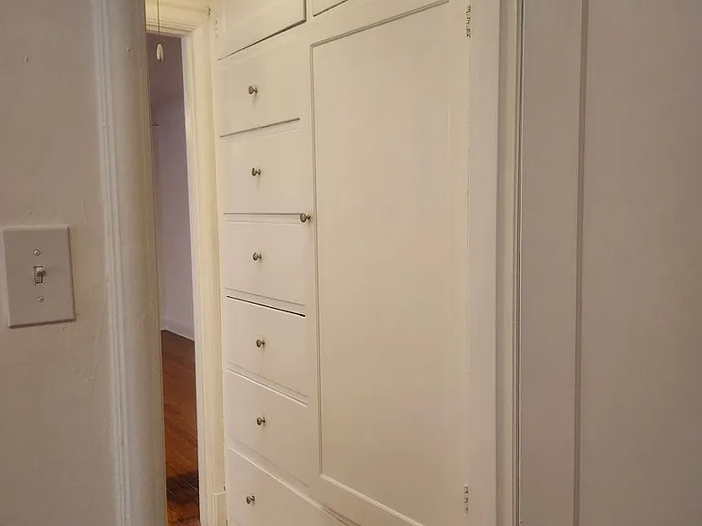 Metropolitan Apartments — Photo 13