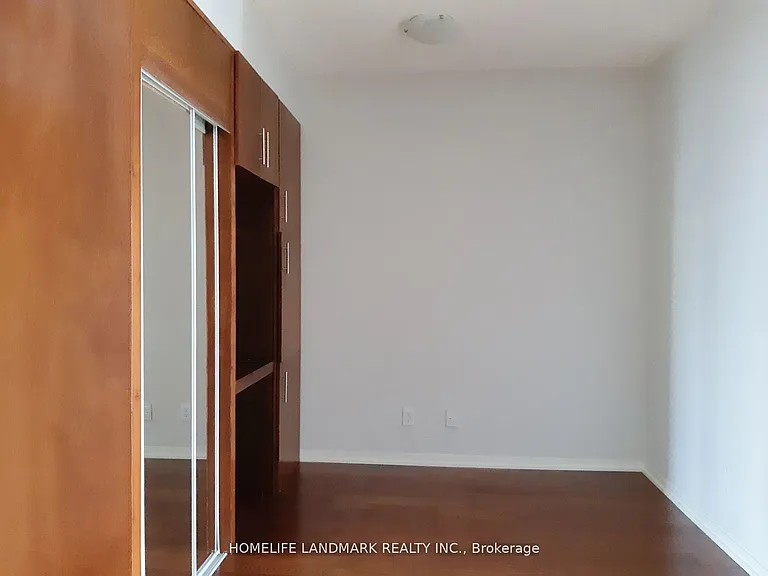 65 Bremner Blvd #4709 — Photo 9