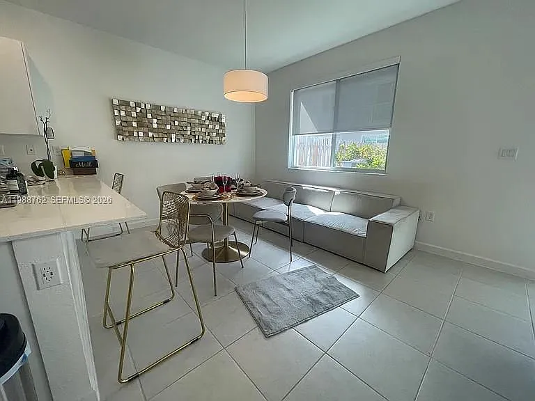 728 SE 14th Ct — Photo 32