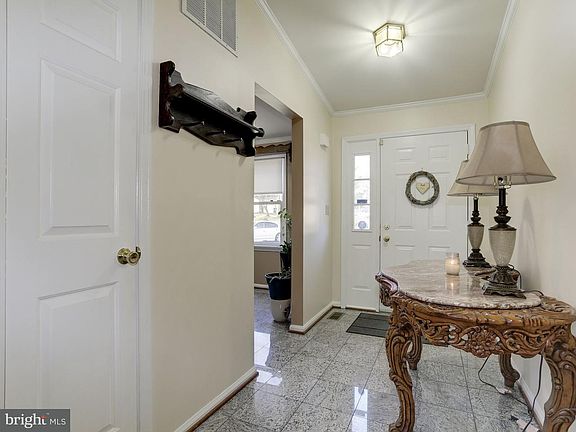 3rd image of 4505 Franklin Ter