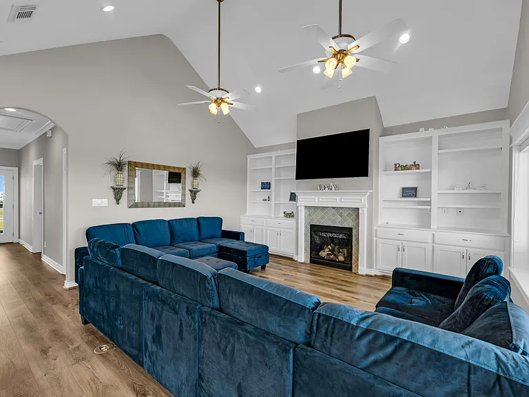 25043 Sausalito Dr — Photo 3