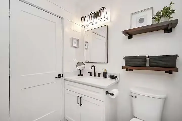 5324 Avenue L — Photo 20