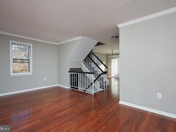 3rd image of 20 Hyacinth Ct #8-10