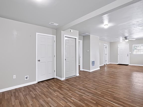 5th image of 418 N Centennial St
