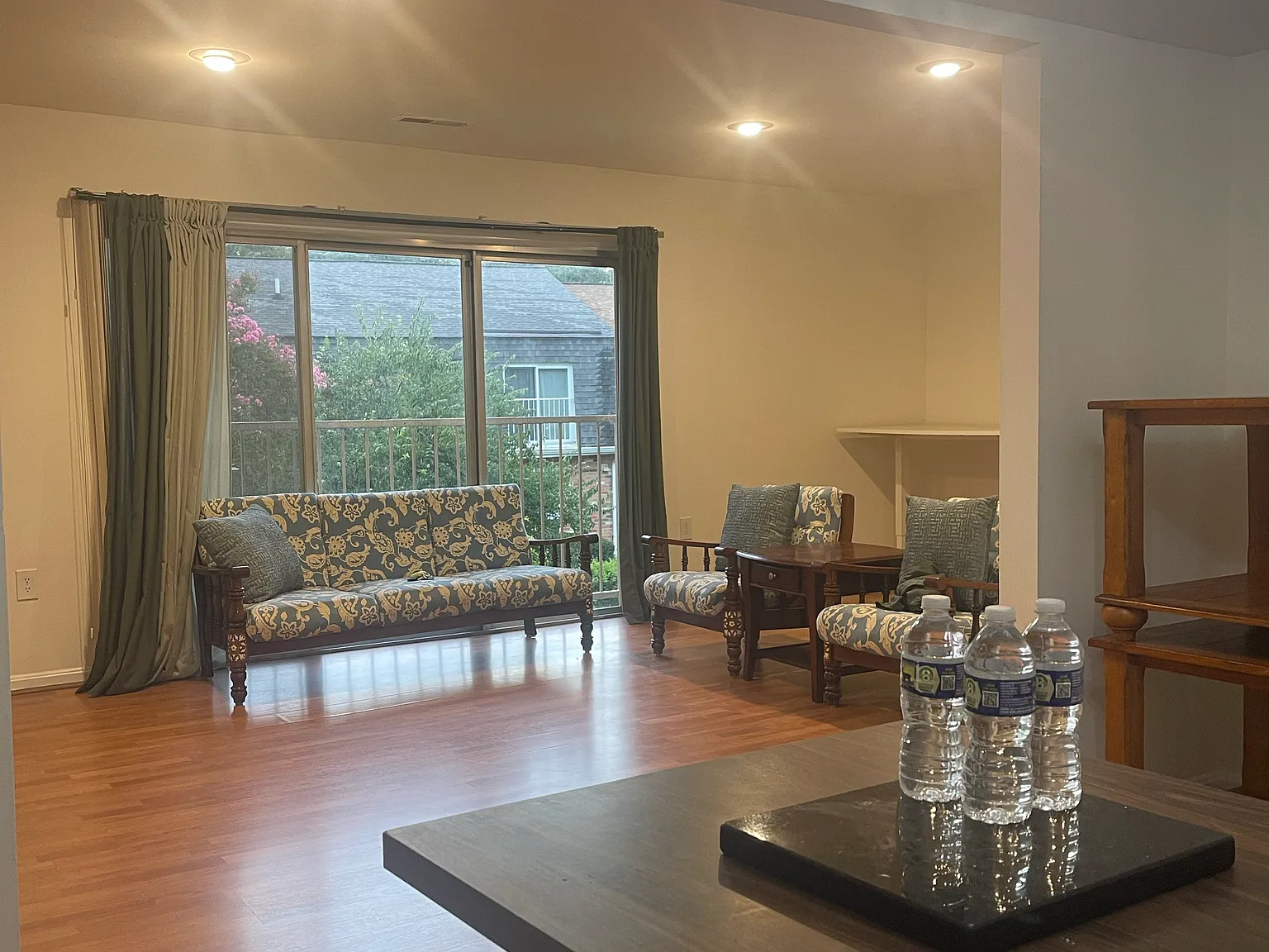 3 bed, 2.5 bath, 1610 sqft, $2,850 — Photo 2