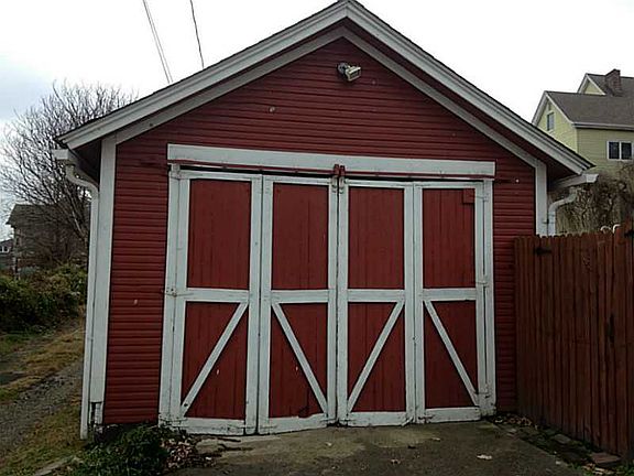 2nd image of 201 College Ave